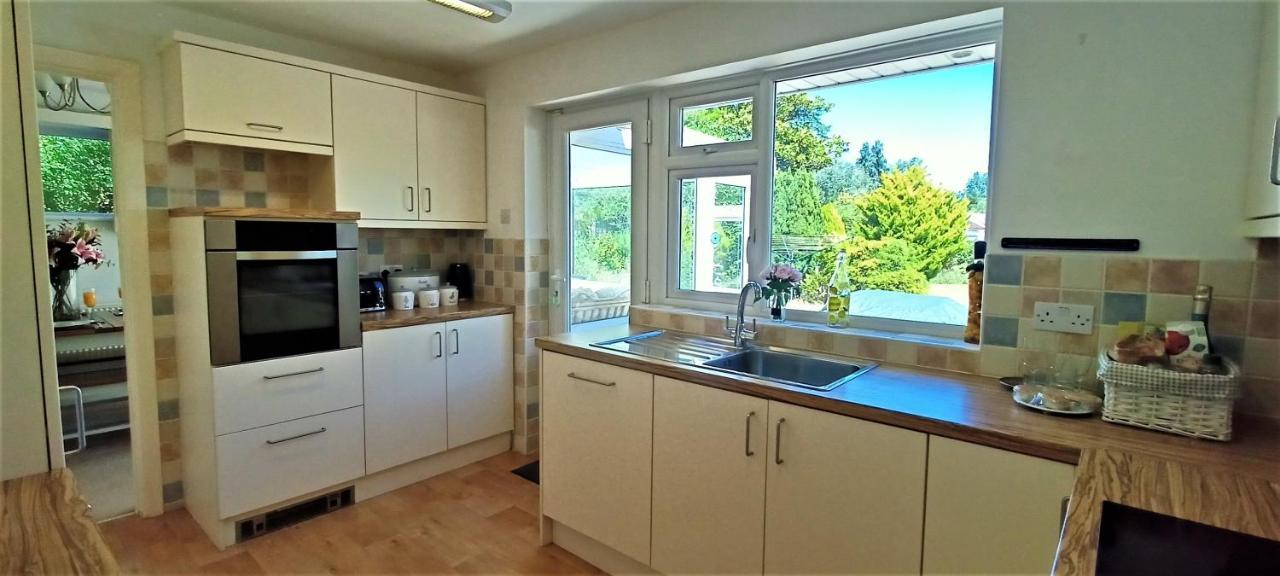 Lions Lodge: Great Location With Hot Tub Ringwood Eksteriør bilde